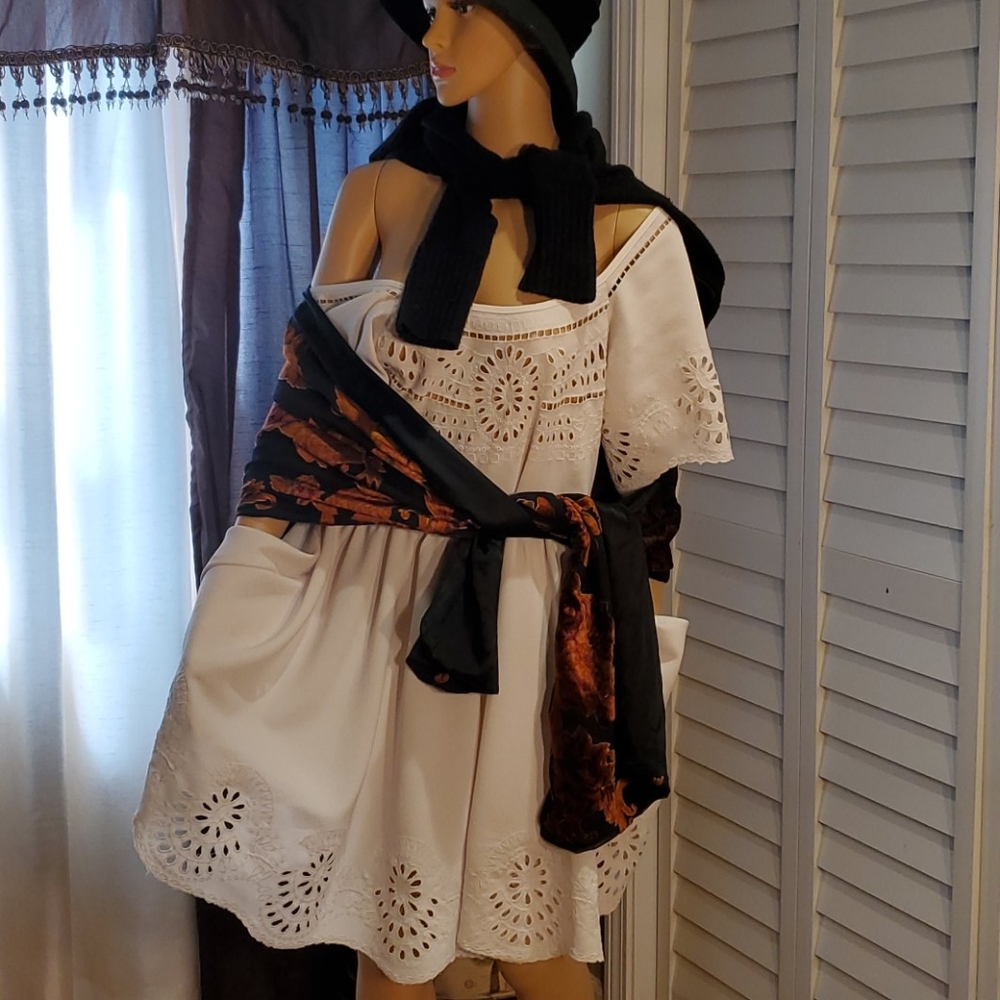 Eyelet--OUTFIT - Picture 5 of 9